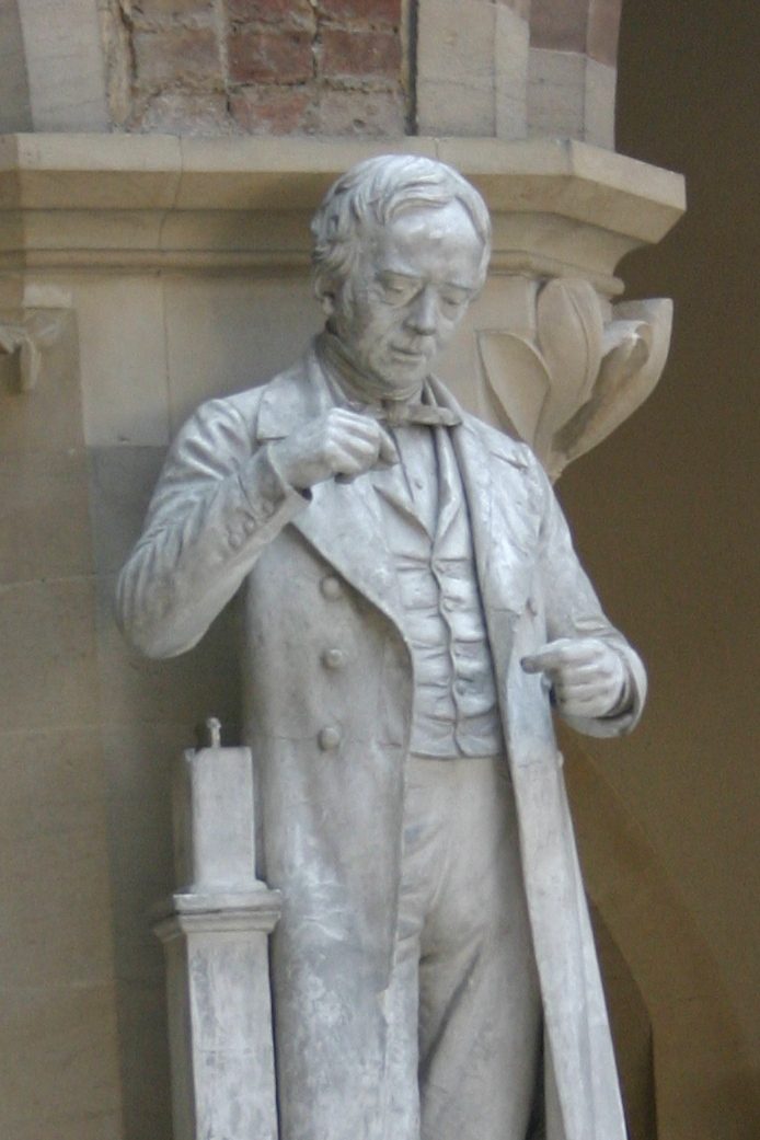Hans%20Oersted%27s%20statue%2C%20Oxford%20University%20Museum%20of%20Natural%20History%2C%20Oxford%20-%2002.JPG